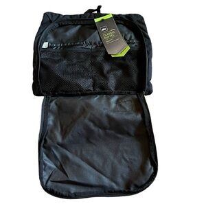 NWT REI Medium Hanging Packing Cube/ Toiletry Bag, Black ~ 13”x10.5”